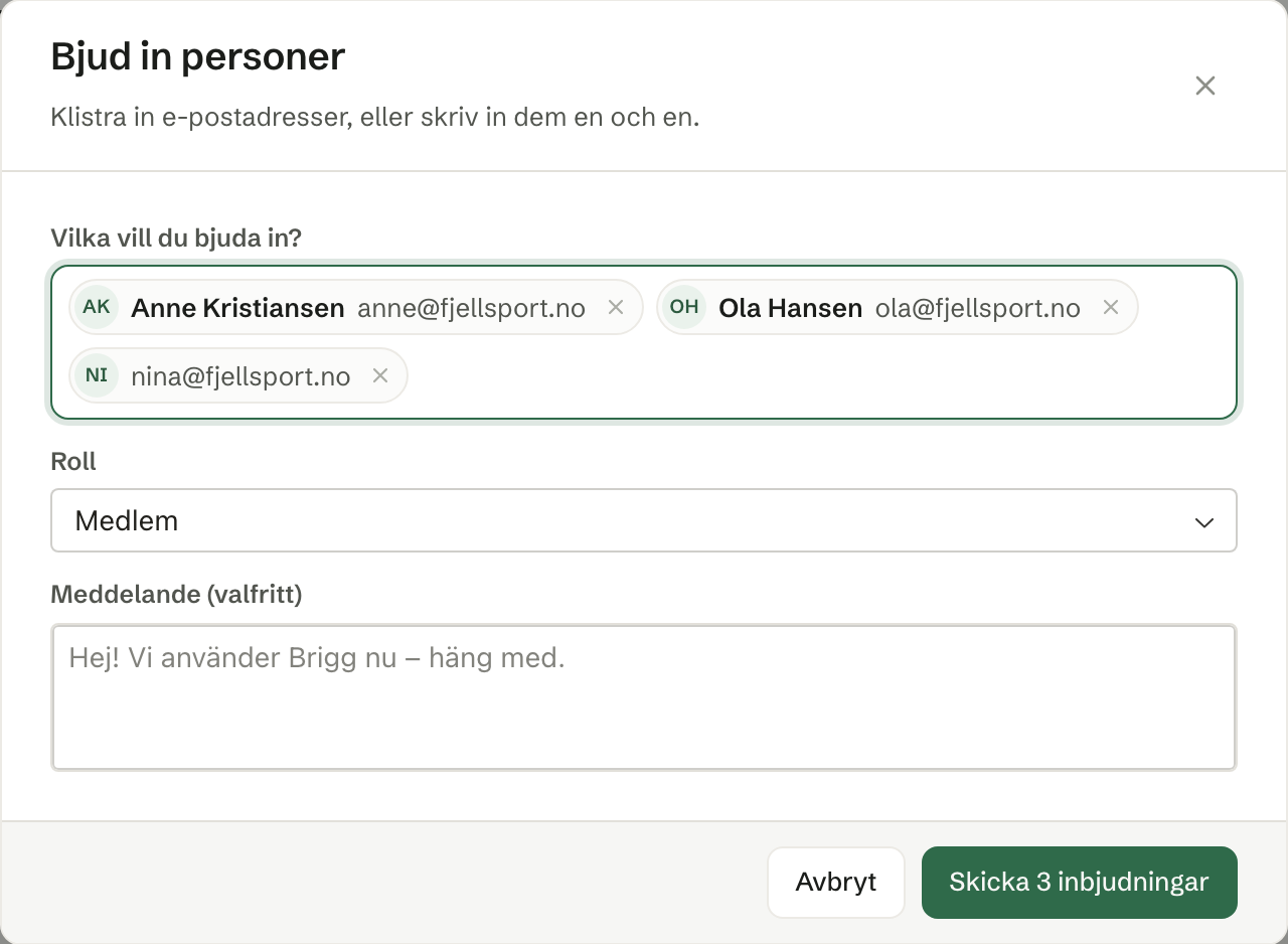 En inklistring blev tre inbjudningar, med namnen plockade ur texten.